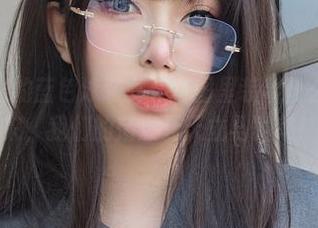 想知道K酱的蓝色泳装女仆套图里装着什么？分享出来，我们的荡漾夏天立马就来！