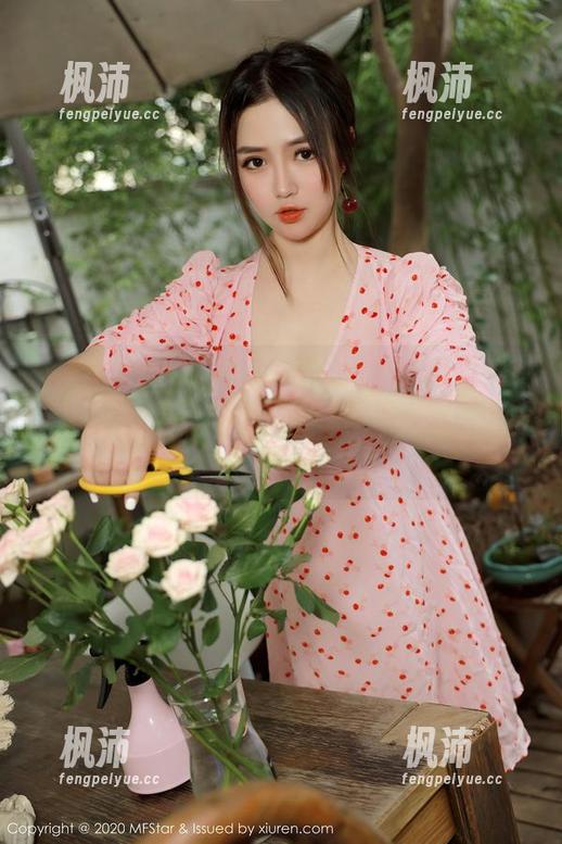 MFStar模范学院 - 私拍婚纱套图里的Baileys香儿,偶尔觉得她好像在跟我调情,尴尬...-枫沛玥 MFStar模范学院 - 私拍婚纱套图里的Baileys香儿,偶尔觉得她好像在跟我调情,尴尬...-枫沛玥