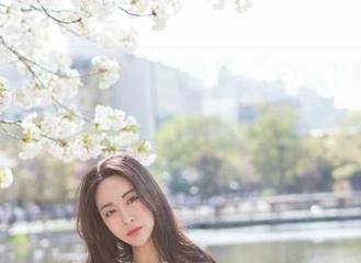 MiStar魅妍社 - 不愧是“FoxYini孟狐狸”，泳装在线高清，谁说这是个低调的风格？