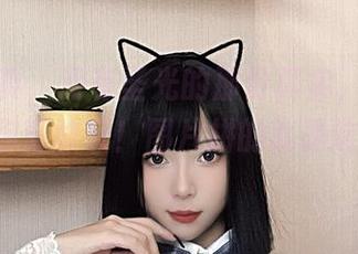 双人写真，没有圣光的那份真实，Money冷冷你真敢玩！图片拼的就是这份格调。