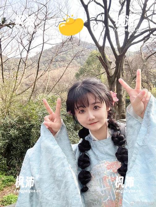 Sayako＿今年4岁的私房集，穿越原神的轻松漫游-枫沛玥