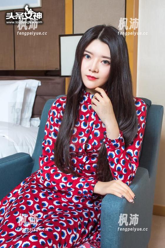 TouTiao头条女神 - 刘瑾希的旗袍图集：定制到连吕洞宾都想借女装，我就想知道她是怎么做到的？-枫沛玥