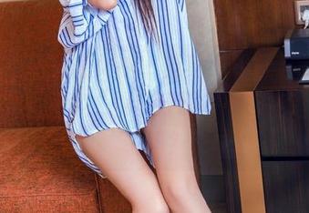 TouTiao头条女神 - 当莫小希遇上黑色，居然有了全套“黑白分明”的图集，反转了吗？