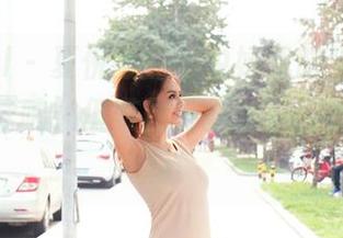 TuiGirl - 夏倪可的水中嬉戏时光，千万不想游泳呐，但美图更新总能引起一阵涟漪！