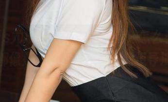 UGirls尤果网 - 韩安琪精选，怎么看“圣诞”都像是在打广告，真想知道导演是谁