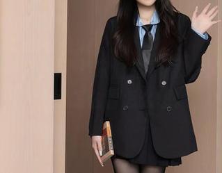 Xiuren秀人网 - 宋愉愉礼服，图集福利让你怎么看怎么想。