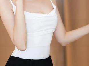 Xiuren秀人网 - 糯米NM领衔的一场无圣光兔女郎的黑丝图集