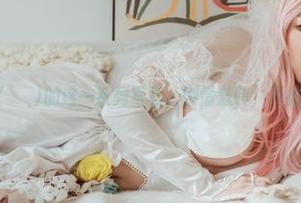 观看Yuna(윤아)的这一系列写真，剧情流转，真的很特别呢。