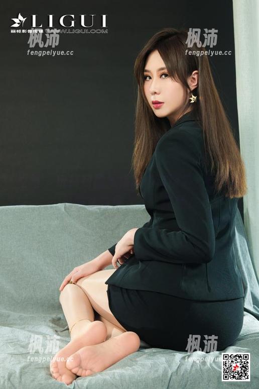 丽柜 - 玩转制服风格的肖肖图包,已经吸引我注意很久了,你呢?-枫沛玥 丽柜 - 玩转制服风格的肖肖图包,已经吸引我注意很久了,你呢?-枫沛玥