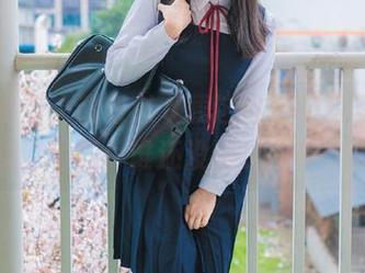 兔玩映画，请务必下载这组沙耶和爱宕的兔女郎写真！谁还没试过兔耳朵呢？
