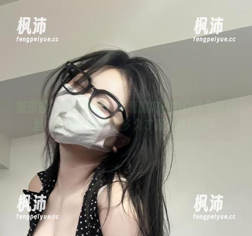 微密圈 - 美图精选：可爱的肉巴的白纱吊带黑丝，真想问她穿了多久才有这身姿态？-枫沛玥