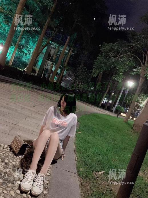 微密圈 - 小仙女ELaine又来了！最新作品白丝，话说这个颜色真的是能撑得起她的气质吗？-枫沛玥