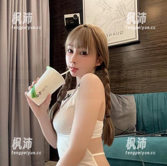 微密圈 - 轻松办公,一边无欲无求的推土君的写真一边问自己,这是谁的原图呀?-枫沛玥 微密圈 - 轻松办公,一边无欲无求的推土君的写真一边问自己,这是谁的原图呀?-枫沛玥