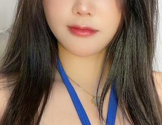 微密圈 - 是可馨吖的红色战袍原图，面前感叹：这颜色，真有话说。