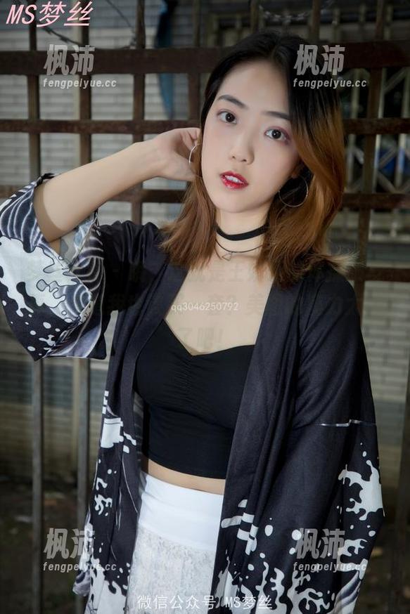 梦丝女神 - 哦，这就是王娇娇的体操服写真，难道我也该买一套？美图的魔力太强了吧！-枫沛玥