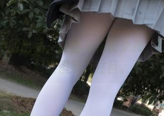 森萝财团出品，白丝棉花糖女孩，高清不起眼但惹人注目。