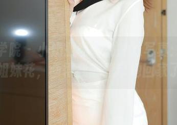 模范学院 - 小奶瓶呜呜的妹妹写真：真正的姐妹花，画得我都想带她回家了！