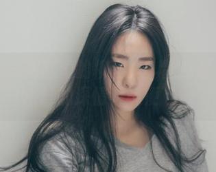 波萝社 - 浴缸里的柳侑绮？图库显示她和浴缸的深情，随便下载
