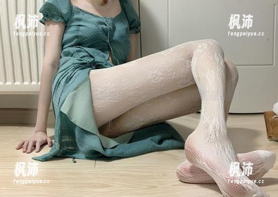 微密圈 - 相扑猫的福利：蕾丝包臀，屁股摇摇欲坠！-枫沛玥