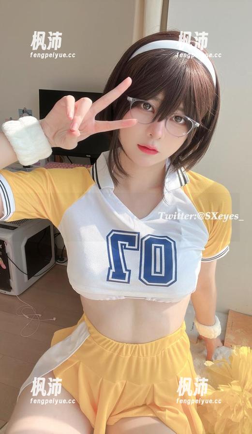 眼酱大魔王w的礼服最新图片，竟然让人觉得有点羞耻的美。-枫沛玥