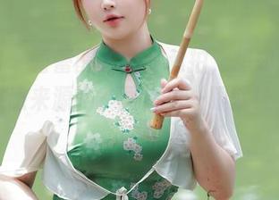 秀人网 - 蕾蕾醒了没的私拍，想知道这套装的灵感来源吗？图片里一眼就让人浮想联翩。