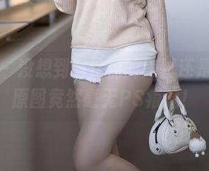 秀人网 - 没想到谢忱倬的美脚还是这样，原图竟然毫无PS痕迹！