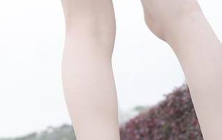 紧急企划 - 轻松一刻：看小恩的丝袜写真发光发热