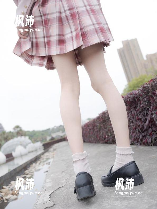 紧急企划 - 轻松一刻:看小恩的丝袜写真发光发热-枫沛玥 紧急企划 - 轻松一刻:看小恩的丝袜写真发光发热-枫沛玥