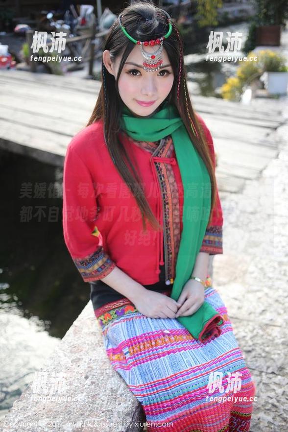 美媛馆 - 每次看唐琪儿il这高清吊带照，都不自觉地多盯几秒，心里嘀咕，这角度好绝！-枫沛玥