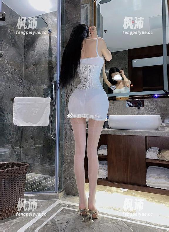 微密圈 - 脸红Dearie的冒险：分享蒙眼妹子的写真奇观-枫沛玥
