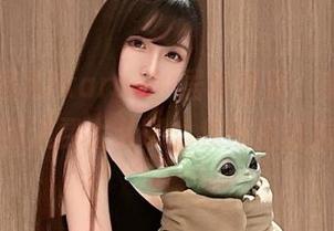 点开腐团儿Ikaros的居家图集，免费但时间可别浪费太久啊，我还是得振作！