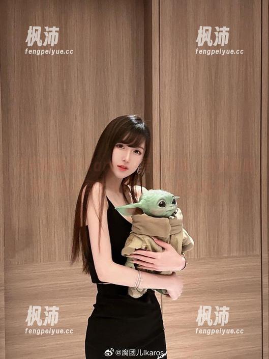 点开腐团儿Ikaros的居家图集,免费但时间可别浪费太久啊,我还是得振作!-枫沛玥 点开腐团儿Ikaros的居家图集,免费但时间可别浪费太久啊,我还是得振作!-枫沛玥