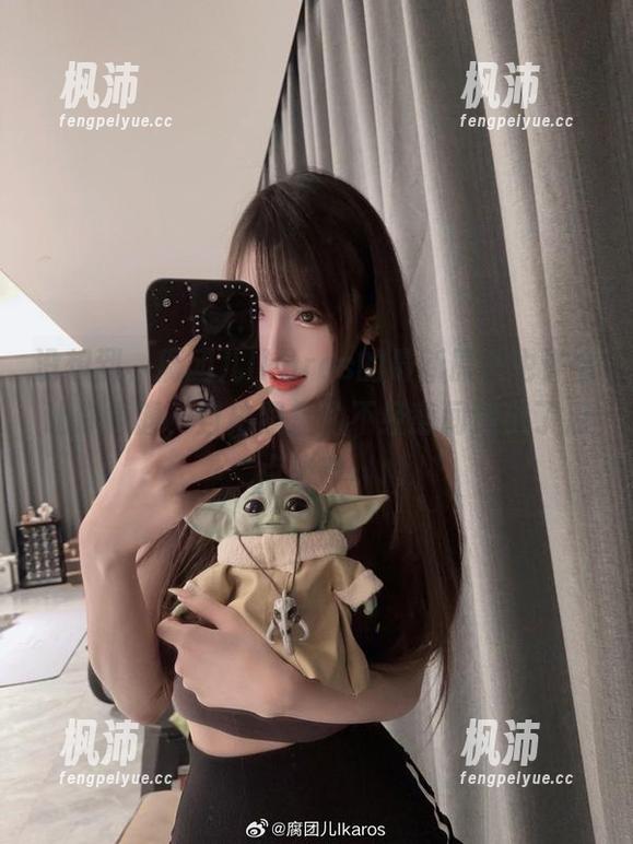 没想到,腐团儿Ikaros的最新原图也许会让你捧腹,自拍照里的不经意间透出了点点俏皮。-枫沛玥 没想到,腐团儿Ikaros的最新原图也许会让你捧腹,自拍照里的不经意间透出了点点俏皮。-枫沛玥