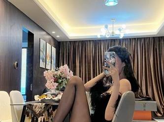 微密圈 - 高清写真“温柔紫色”，葛征总能把简单玩得挺高级。