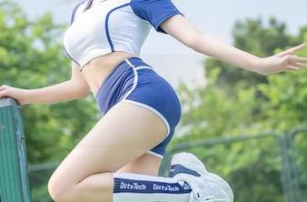 高清图库里的“蜜汁猫裘”大作，谁说女王不能撒娇？