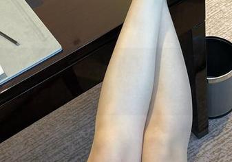 微密圈 - 雅雅的气质呀的美脚原图，有多少秒你想把它分享给朋友？