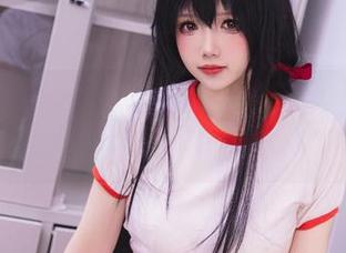 雪晴Astra的比基尼作品更新：好吧，看了有点想冲小海边