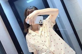 资源独家：魔物喵nigisa清纯写真，轻轻用手碰……