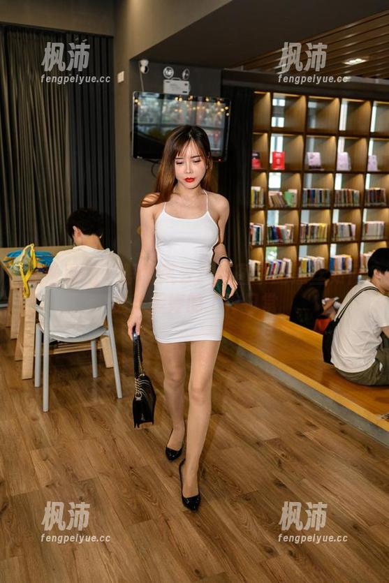 魔镜街拍 - 职场风云:原图中的黑丝如何成就婷婷的工作日常-枫沛玥 魔镜街拍 - 职场风云:原图中的黑丝如何成就婷婷的工作日常-枫沛玥