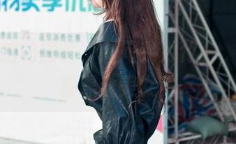 魔镜街拍的图片，别问我为什么，只想看那黑丝美女！